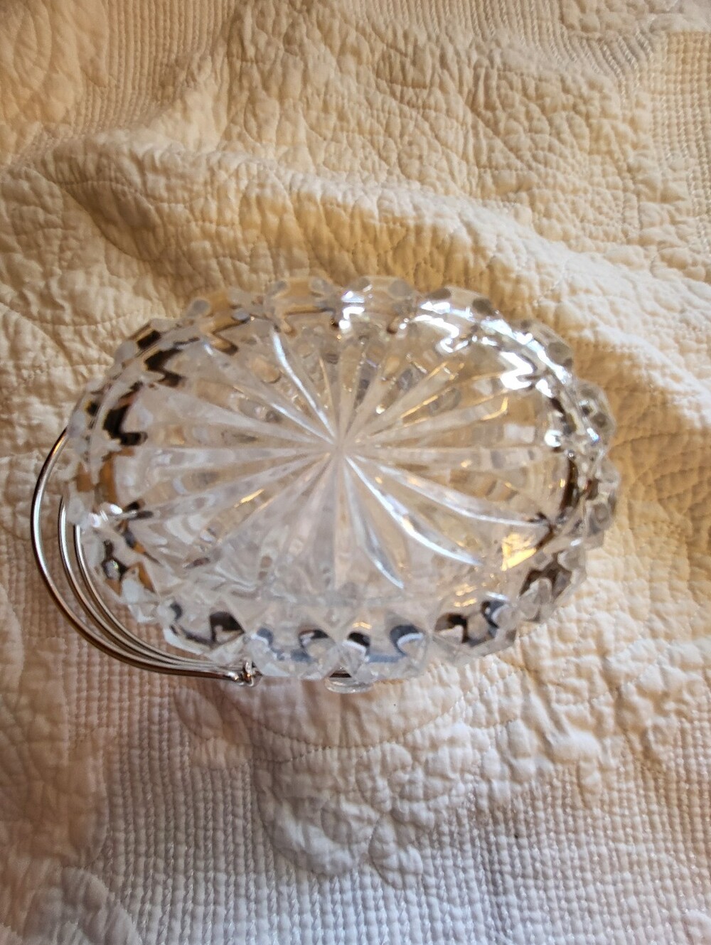 Cut Crystal 7 x 5.75 x 5 In.Basket with Silver-Tone Split Handle - Picture 6 of 8